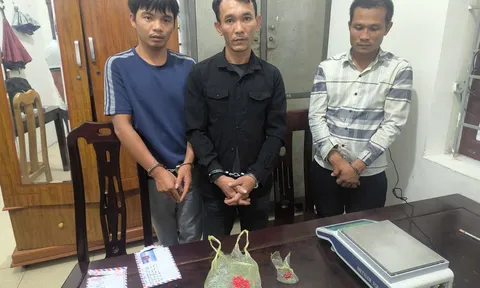 Bắt quả tang 3 đối tượng tàng trữ ma túy để sử dụng