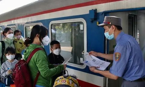 Đề xuất mua, bán vé tàu nhằm mục đích thu lợi bất chính bị phạt đến 4 triệu đồng
