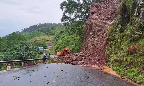Tập trung ứng phó mưa lũ, đặt nhiệm vụ bảo đảm an toàn tính mạng cho Nhân dân lên trên hết, trước hết