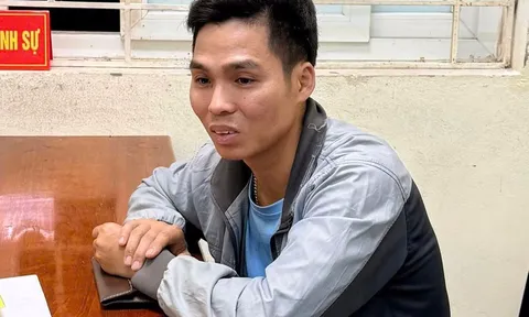 Tạm giữ tài xế xe tải lao xe vào cảnh sát giao thông để bỏ chạy khi bị kiểm tra