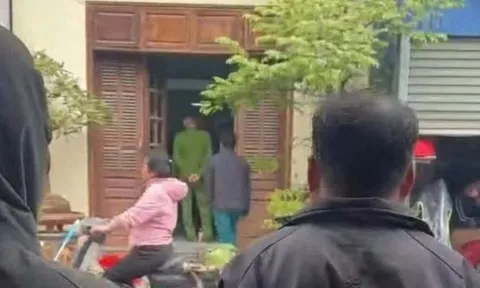 Phát hiện 2 người đàn ông tử vong trong tư thế quỳ ở Hà Nội