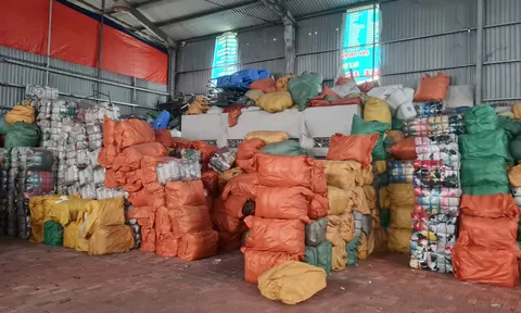 Phát hiện hơn 94 tấn quần áo cũ không rõ nguồn gốc ở Hải Phòng