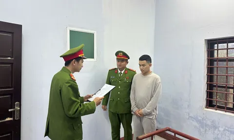 Khởi tố đối tượng lái ô tô cố tình tông thẳng vào một nhóm người