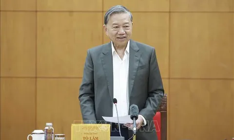 Thực hiện chế độ, chính sách đối với người có công phải đầy đủ, kịp thời, tuyệt đối không đùn đẩy trách nhiệm
