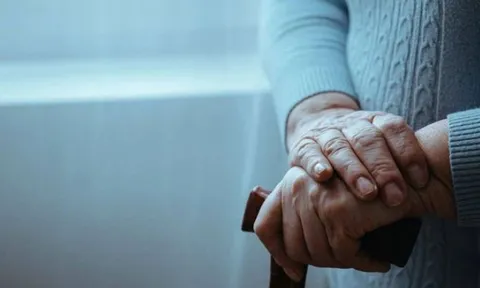 Lợi dụng lòng tin người cao tuổi