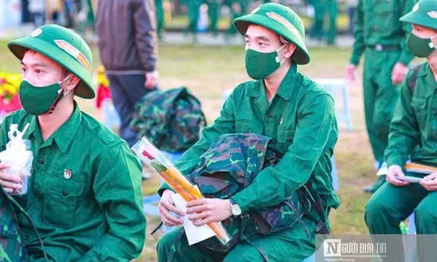 Sinh viên hết thời gian khóa học nhưng còn nợ môn có được tạm hoãn nghĩa vụ quân sự?