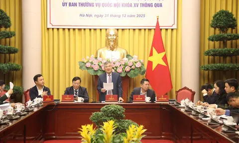 Công bố Lệnh của Chủ tịch nước về 14 luật và 1 pháp lệnh
