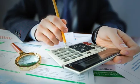 Từ ngày 1/1/2026, thu phí và lệ phí không đúng quy định bị xử phạt ra sao?