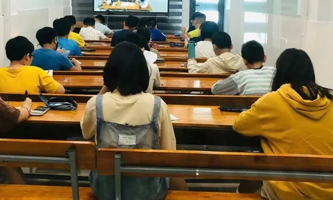 Từ chuyện một Hiệu phó bị kỷ luật vì dạy thêm