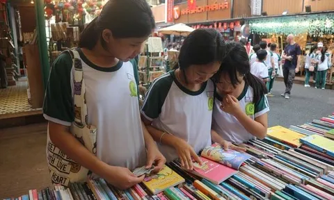 Đường sách và... đọc sách