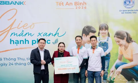 ABBANK trao tặng 100.000 cây quế cho người dân xã Thông Thụ, tỉnh Nghệ An