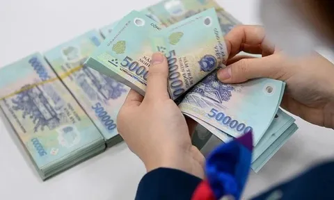 Trả lương bằng tiền mặt cho nhân viên có được xác định là khoản trừ khi tính thuế TNDN?