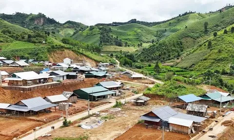 Nhà ở có nguy cơ sạt lở do thiên tai, người dân được hỗ trợ, tái định cư ra sao?