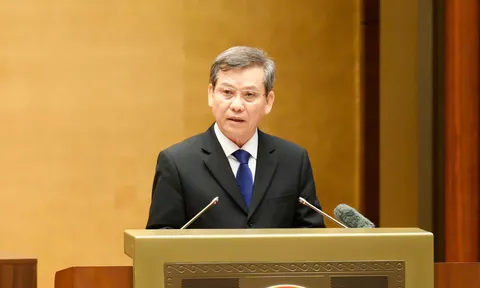 Kịp thời thay thế, cho từ chức cán bộ yếu kém năng lực, uy tín thấp, nhũng nhiễu