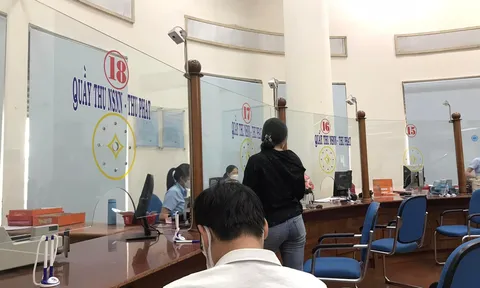 Tôi đi hoàn thuế