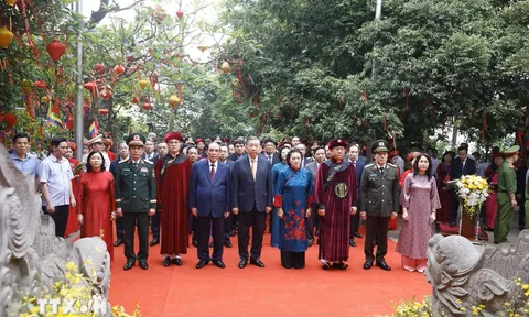 Tổng Bí thư, Chủ tịch nước Tô Lâm dâng hương tưởng niệm các vua Hùng