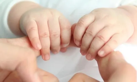 Chính phủ thông qua 3 chính sách của Luật Nuôi con nuôi (sửa đổi)