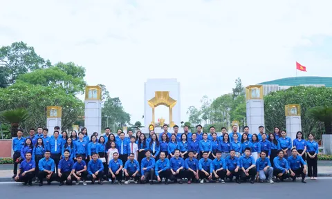 Tuổi trẻ sinh hoạt chính trị kỷ niệm ngày sinh Chủ tịch Hồ Chí Minh