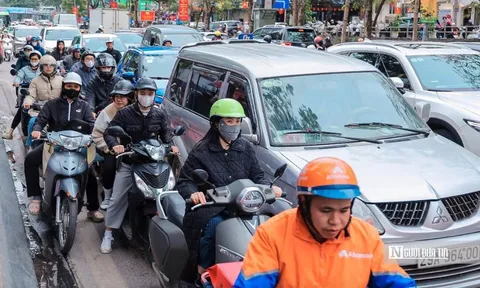 Hà Nội đề xuất 2 phương án hỗ trợ người dân chuyển đổi xe máy xăng sang xe điện 