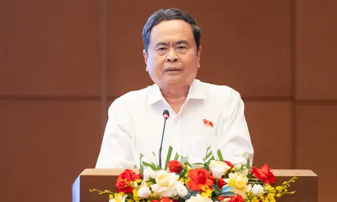 Chuyển mạnh từ "bị động chạy theo thực tiễn" sang "chủ động dẫn dắt lập pháp"