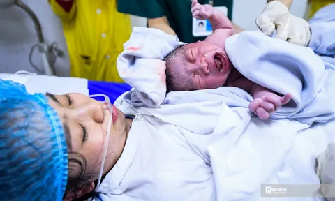 Phụ nữ sinh đủ 2 con trước 35 tuổi được hỗ trợ tối thiểu 2 triệu đồng
