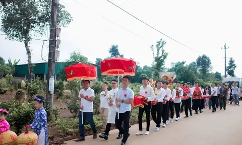 Những phong tục mới