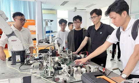 Hoàn thiện cơ chế triển khai học bổng cho người học ngành công nghệ chiến lược