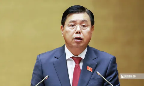 Quốc hội "siết" các khoản thu trái quy định với người lao động đi nước ngoài