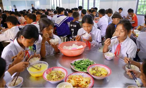Đề xuất chính sách ăn trưa với học sinh tiểu học và trung học cơ sở vùng đồng bào dân tộc thiểu số và miền núi