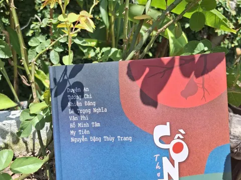 Cồn, một tập thơ... lạ