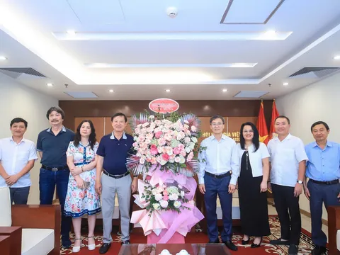 Tạp chí Đời sống và Pháp luật chúc mừng 71 năm Ngày Truyền thống Hội Luật gia Việt Nam