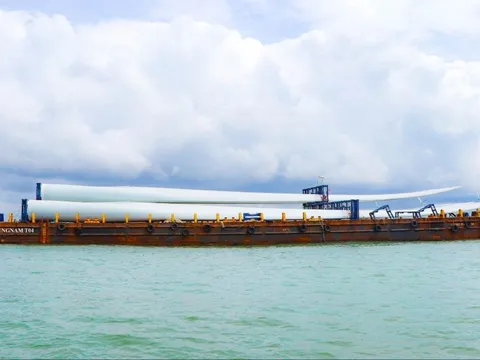 Quy định mới về vận tải hàng hóa siêu trường, siêu trọng đường thủy