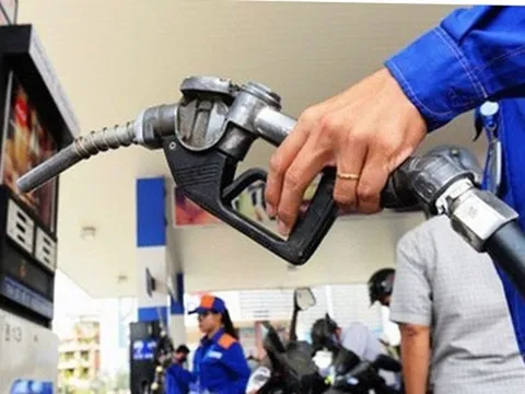 Ngày mai (2/4), giá xăng dầu có thể tăng mạnh?