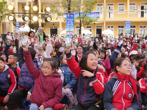 Sữa học đường của Hà Nội: 'Dấu son' cần nhân rộng