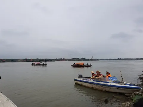 Bắc Ninh: Tìm thấy thi thể nữ sinh lớp 12 nhảy cầu tự tử