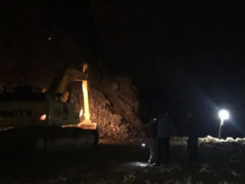 Tìm thấy thi thể công nhân bị vùi lấp tại khai trường khai thác đá