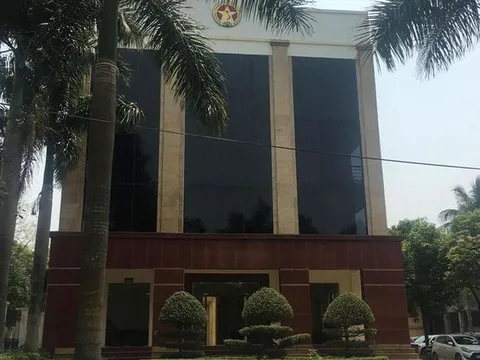 Tạm giữ thêm 4 cán bộ trong vụ bắt cán bộ Thanh tra nhận hối lộ