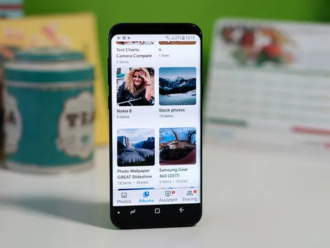 Smartphone màn hình gập được cập nhập Google Photos