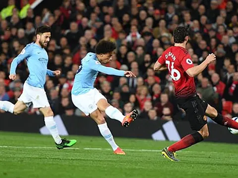 Man City lên đỉnh bảng nhờ hạ Man Utd