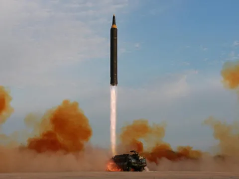 Triều Tiên phóng thử hàng loạt tên lửa tầm ngắn