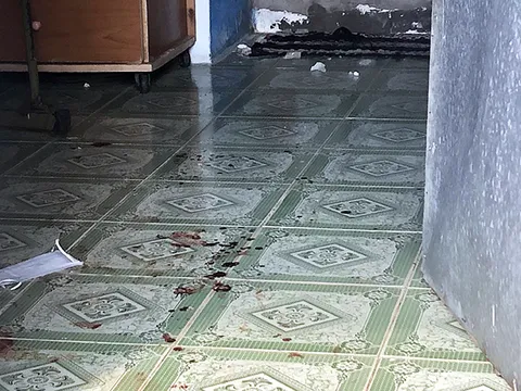 Nghi ngoại tình, chồng đâm chết vợ rồi tự sát