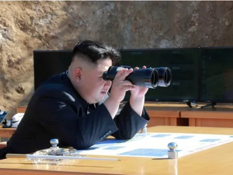 Kim Jong-un là người trực tiếp giám sát vụ phóng hỏa tiễn mới nhất