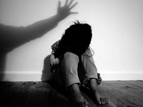 Khởi tố thầy giáo dạy nhạc dâm ô ba học trò dưới 16 tuổi