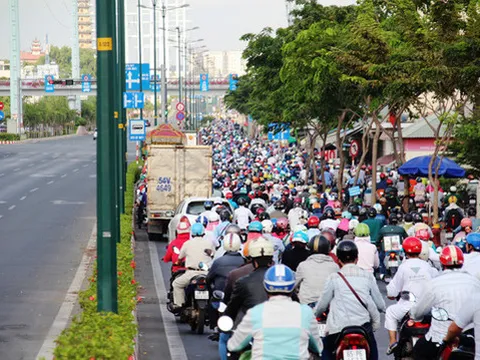 2 tuyến đường tại TP.HCM cho phép xe máy đi vào làn xe ô tô