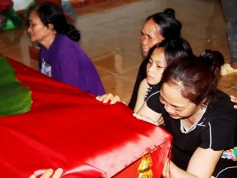 Không khí tang thương vùng quê nghèo nơi 5 học sinh chết đuối thương tâm