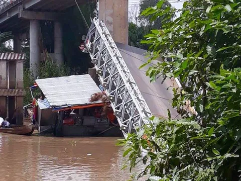Tài xế làm sập cầu ở Đồng Tháp chưa ra trình diện