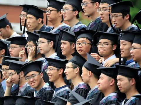 Mỹ cấm cửa sinh viên, nghiên cứu sinh mục tiêu mới trong thương chiến với Trung Quốc