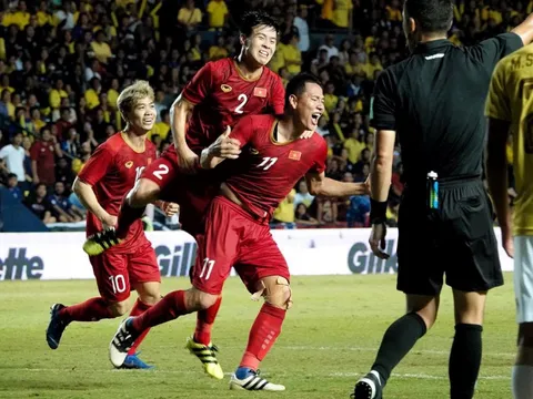 Anh Đức lập công ở phút thứ 94, Việt Nam tiến vào chung kết King's Cup