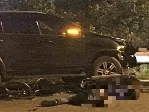 Chạy xe máy ngược chiều đại lộ Thăng Long, nam thanh niên tử nạn vì va chạm với ô tô