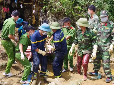 Tìm thấy thi thể người đàn ông mắc kẹt nhiều ngày trong hang đá
